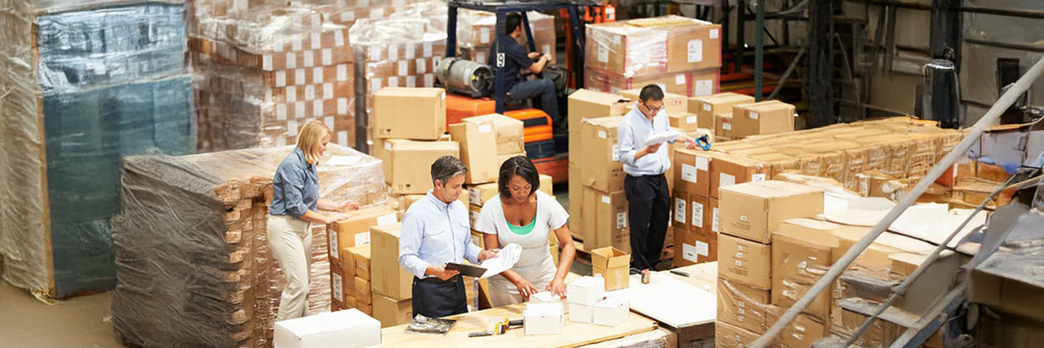 © Adobe Stock Monkey Business Cartons de stockage et d'expédition